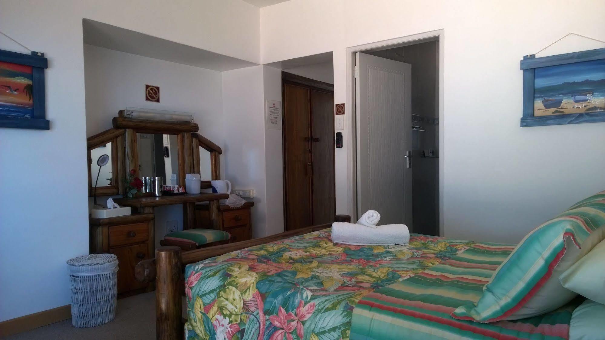 Sea Otters Lodge Kini Bay Ngoại thất bức ảnh
